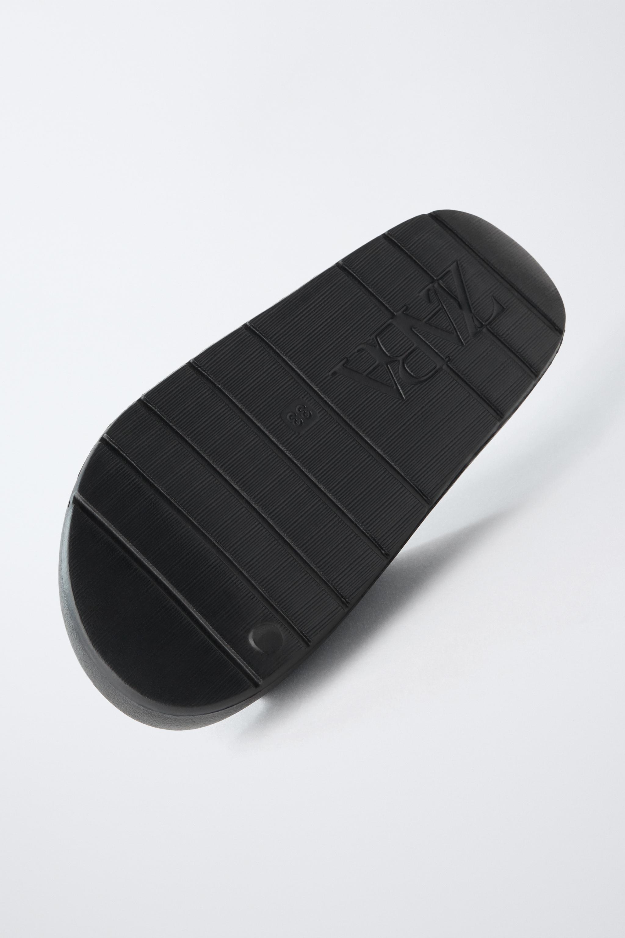 SLIDE SANDALS